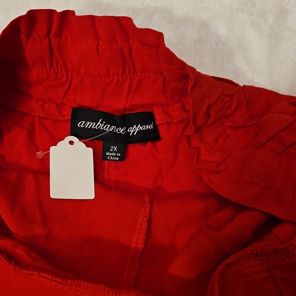 Ambiance Apparel Shorts Women's Plus Size 2X Red Elastic Waist Rayon Casual - Picture 2 of 4